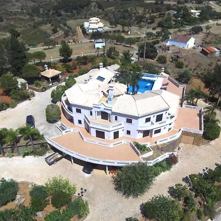 Quinta Dos Fontanais * טאווירה